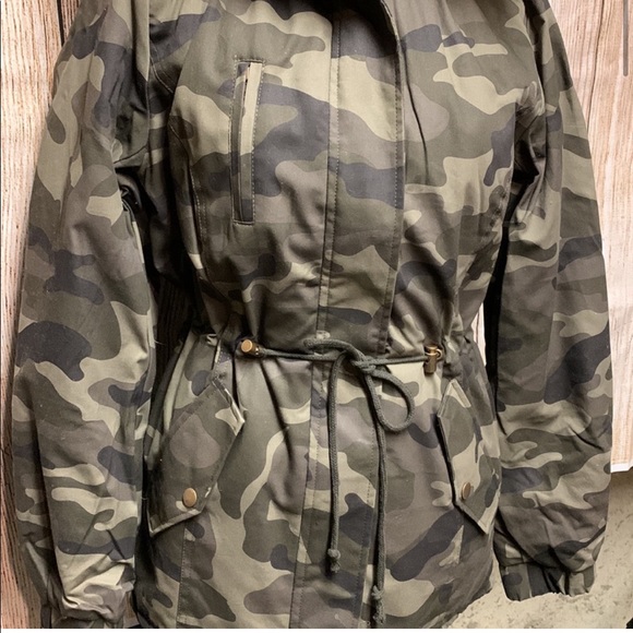 Camo Winter Coat - Picture 11 of 11